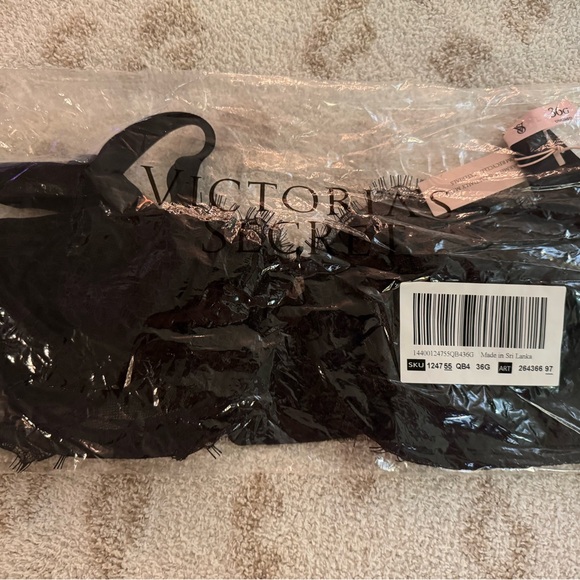 Victoria Secret - Picture 2 of 2